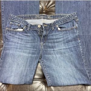 American Eagle Womens light washed jeans